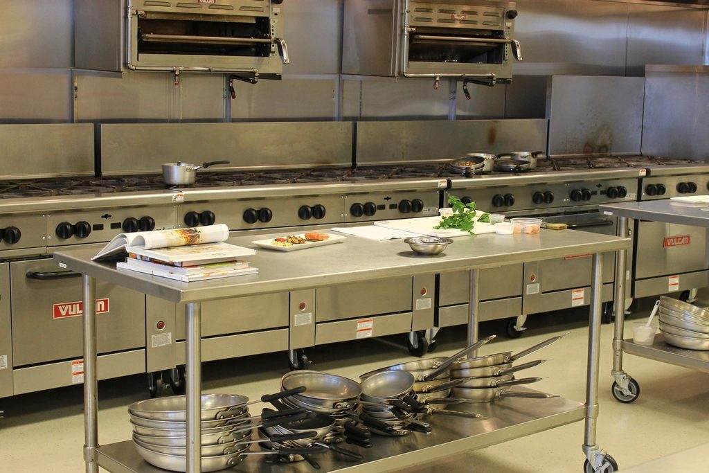 Cozinha de metalon: ideias, vantagens e cuidados